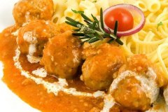 Pasta with meat balls