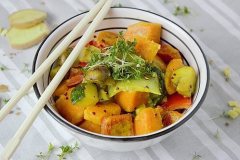 Curry vegetables (yellow green or red)